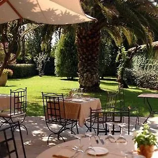 Les Agassins 4* Awinion