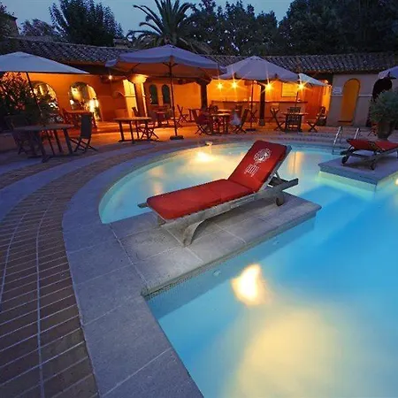 Les Agassins 4*